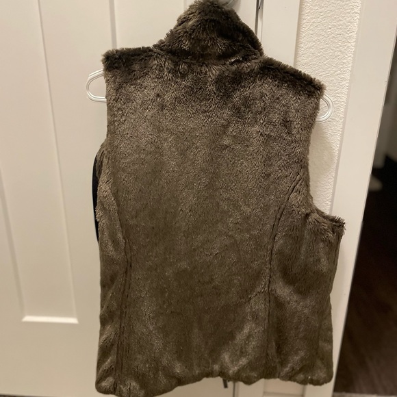 Reversible Vest - Picture 4 of 4